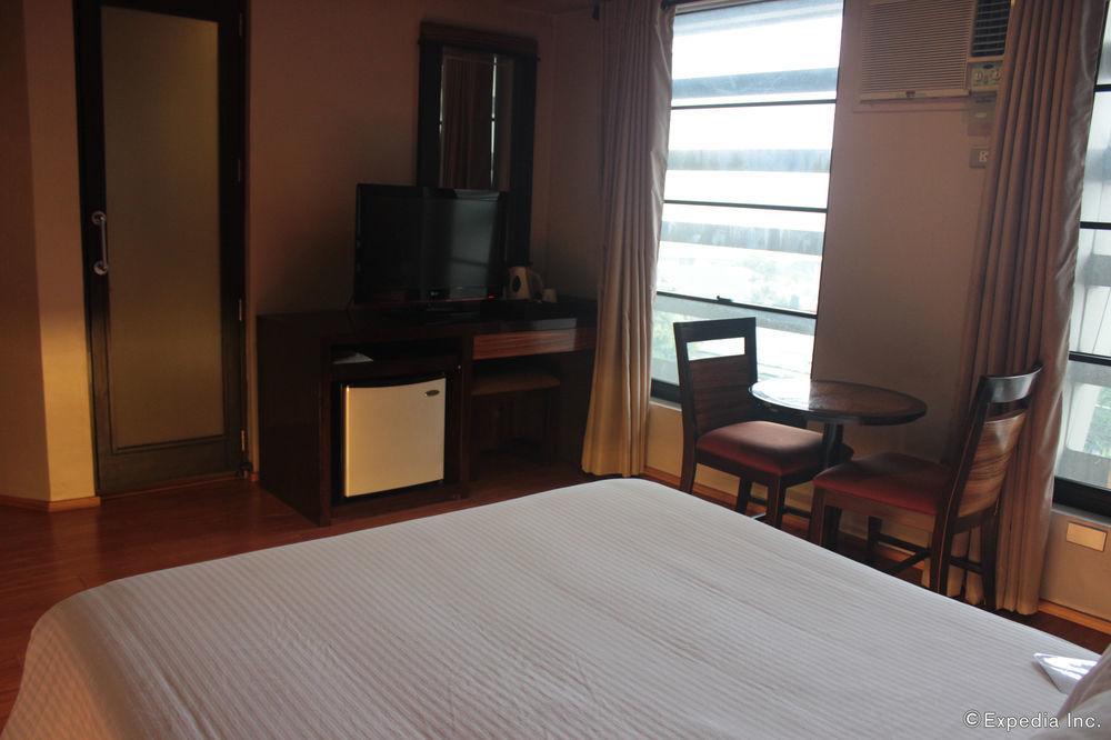 Soleste Suites Cidade Quezon Exterior foto