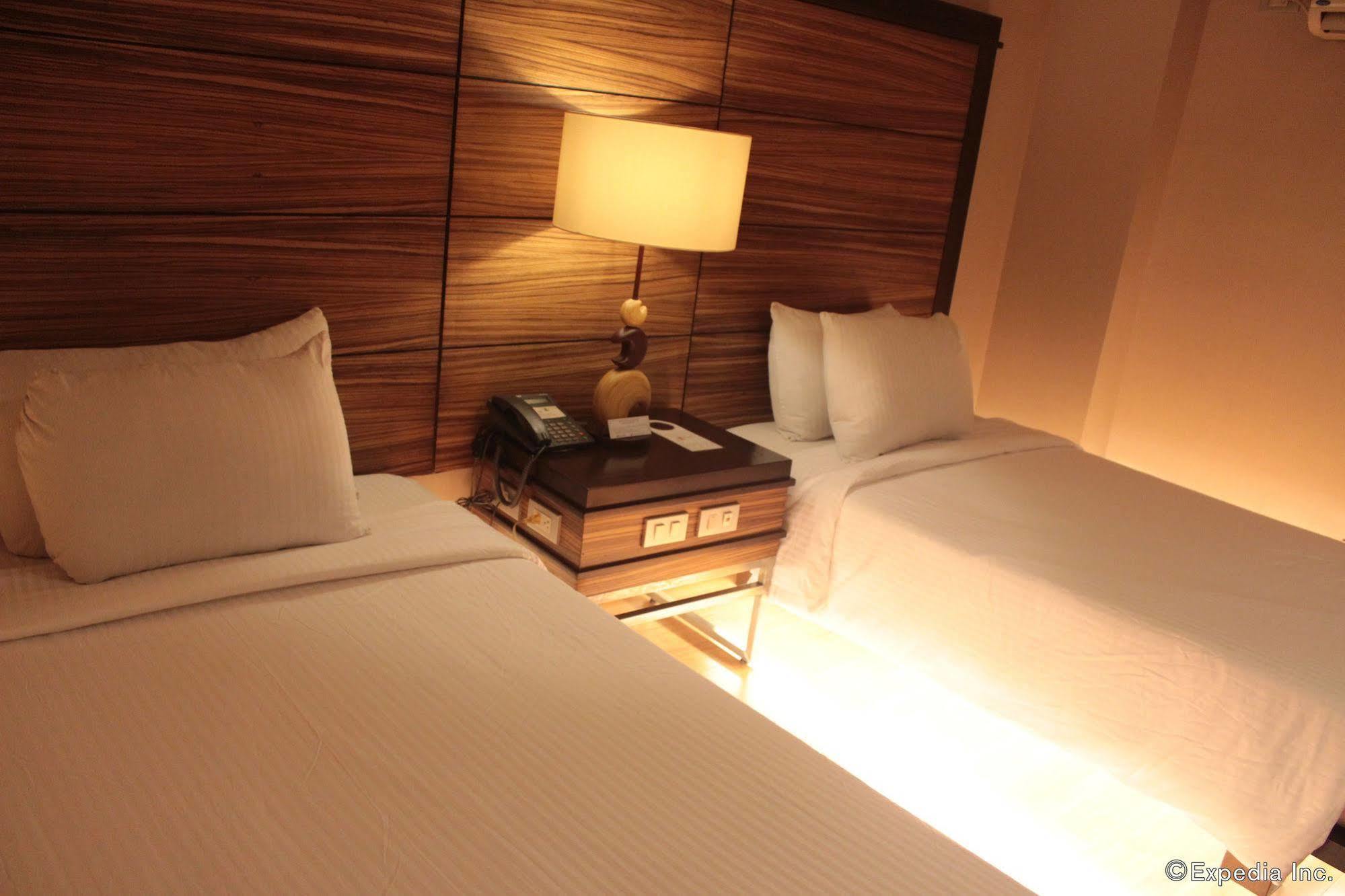 Soleste Suites Cidade Quezon Exterior foto
