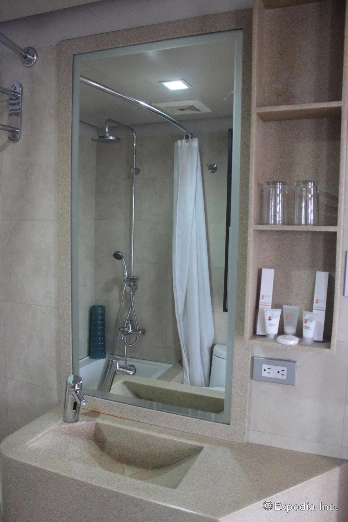 Soleste Suites Cidade Quezon Exterior foto