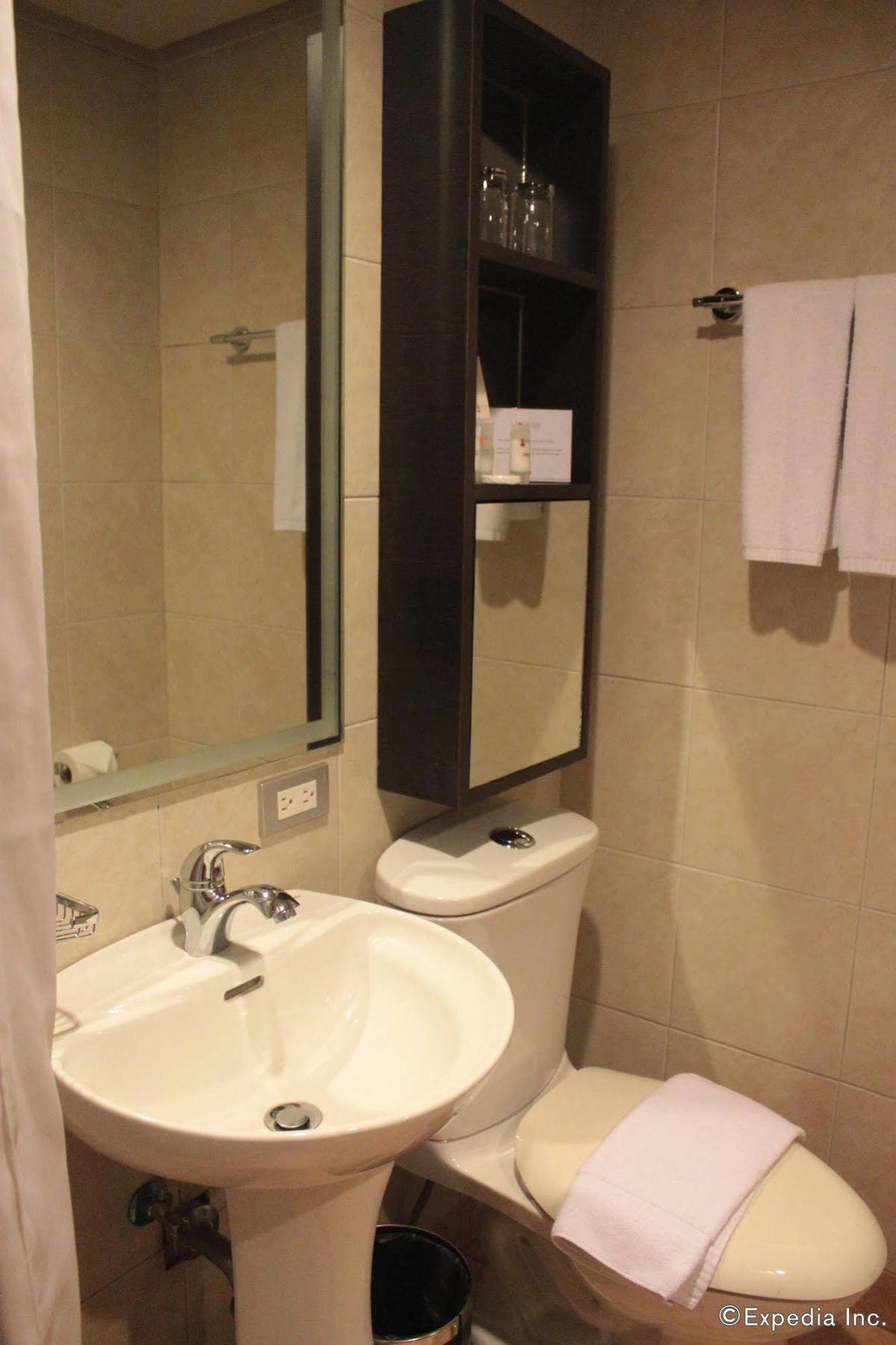 Soleste Suites Cidade Quezon Exterior foto