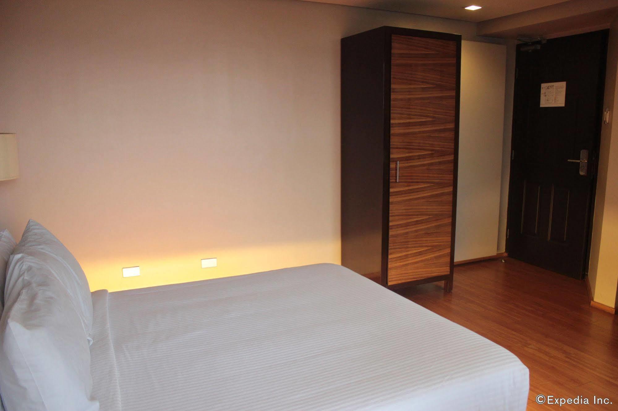 Soleste Suites Cidade Quezon Exterior foto